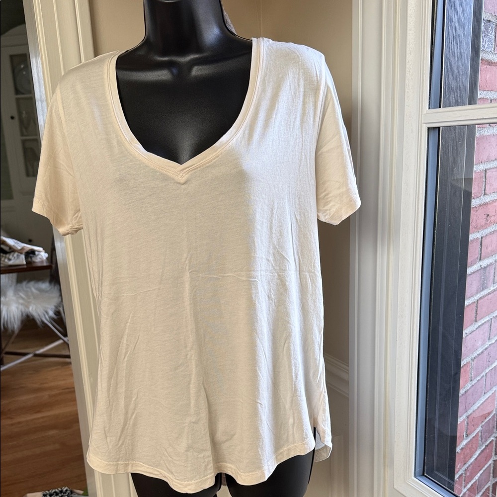 Z Supply Cream V-Neck Short Sleeve Tee